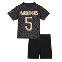 Paris Saint-Germain Marquinhos #5 Replika babykläder Tredjeställ Barn 2023-24 Kortärmad (+ korta byxor)
